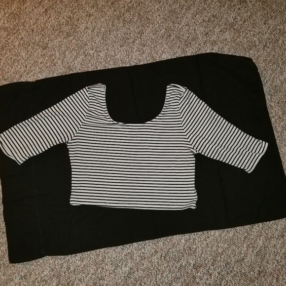 Crop Top - Picture 2 of 4